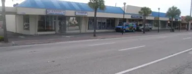 Business 3 image BISCAYNE TENNIS Tennis Racket Restringing Repairing in North Miami FL