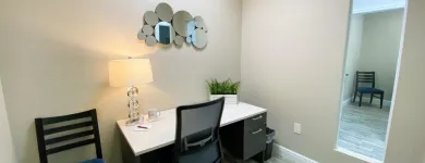 Business 76 image HILL VALLEY SUITES Virtual Office Rental in Tampa FL