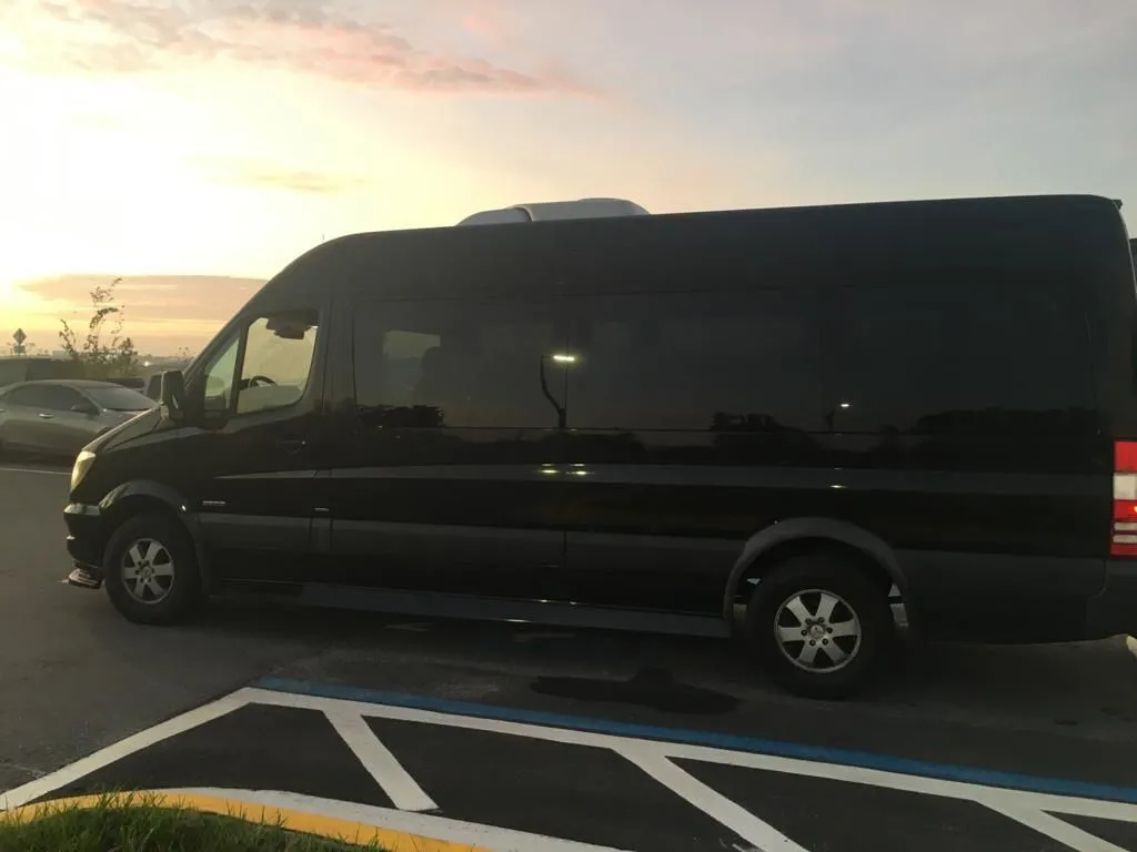 Business 1 image TAMPA SIGNATURE LIMOUSINE