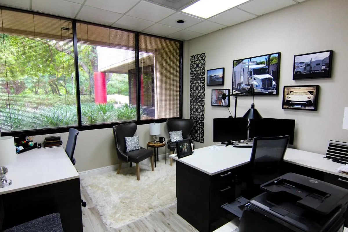 Business 57 image HILL VALLEY SUITES