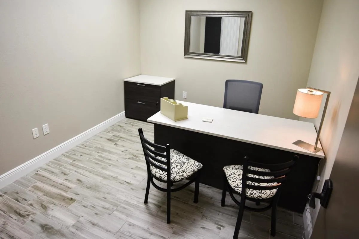 Business 82 image HILL VALLEY SUITES