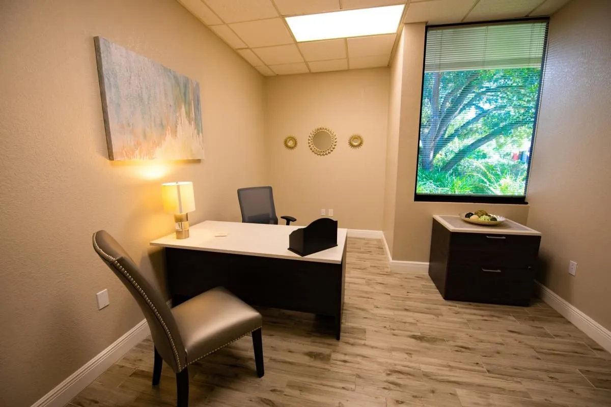 Business 83 image HILL VALLEY SUITES