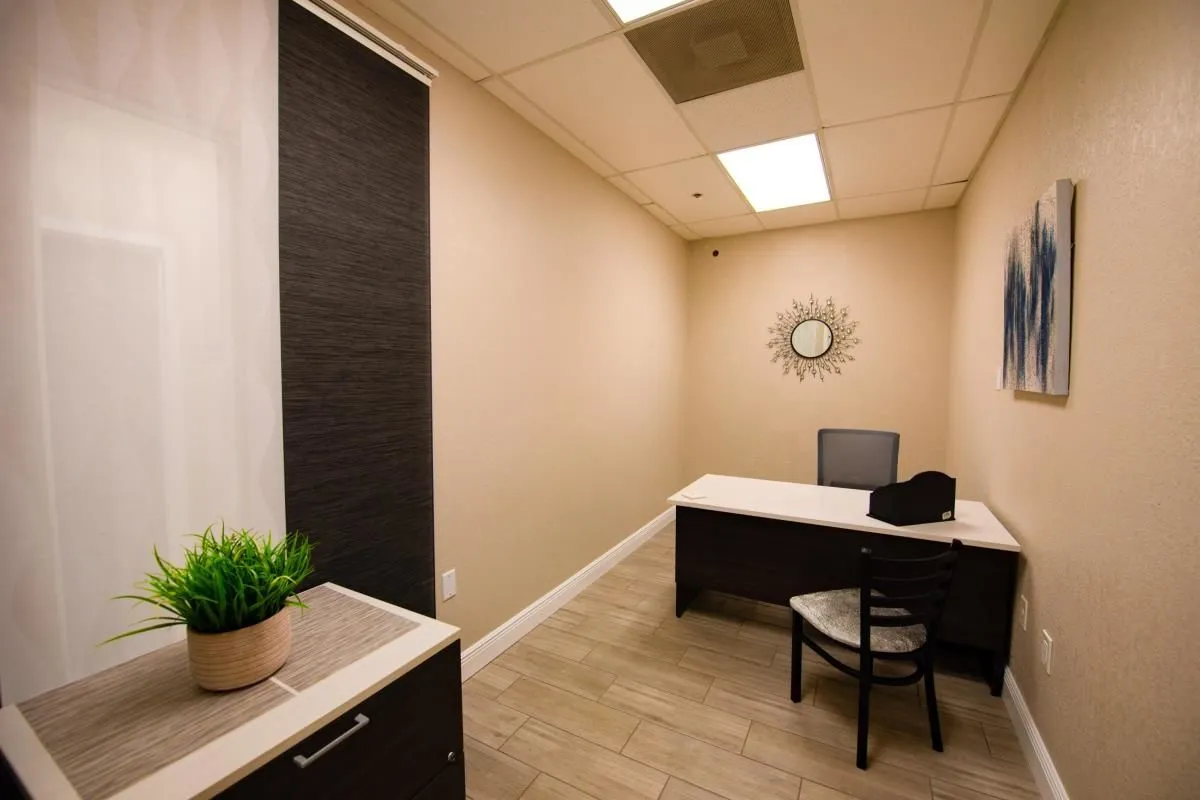 Business 86 image HILL VALLEY SUITES