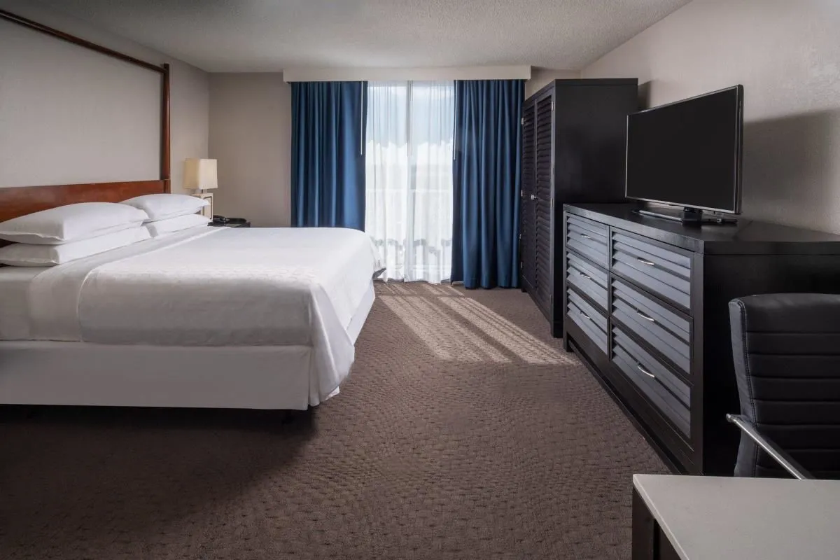 Business 31 image SHERATON SUITES FORT LAUDERDALE AT CYPRESS CREEK