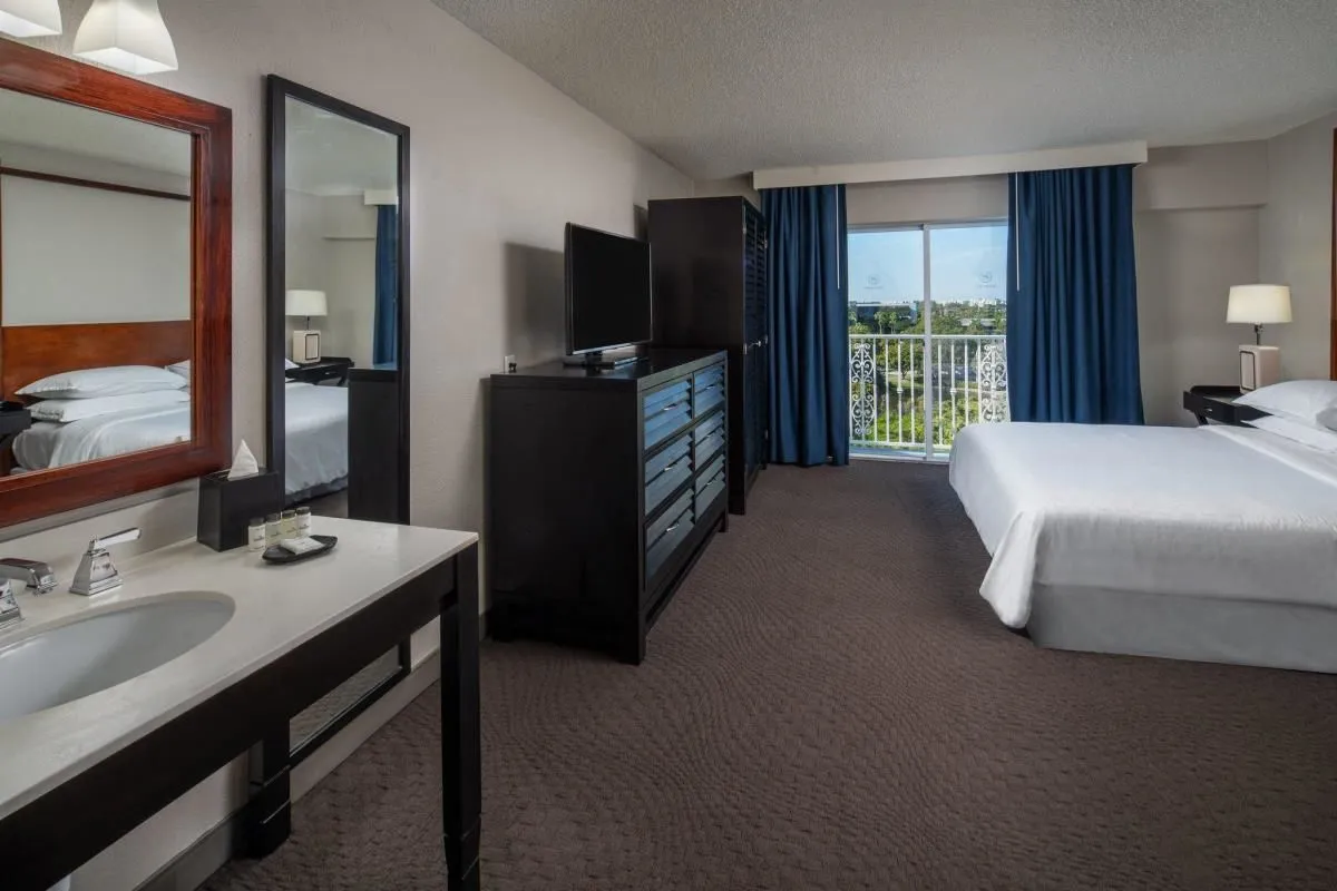 Business 32 image SHERATON SUITES FORT LAUDERDALE AT CYPRESS CREEK