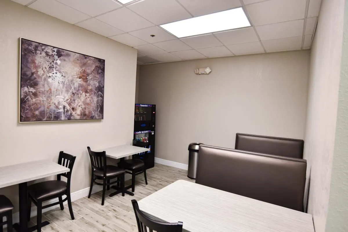 Business 46 image HILL VALLEY SUITES