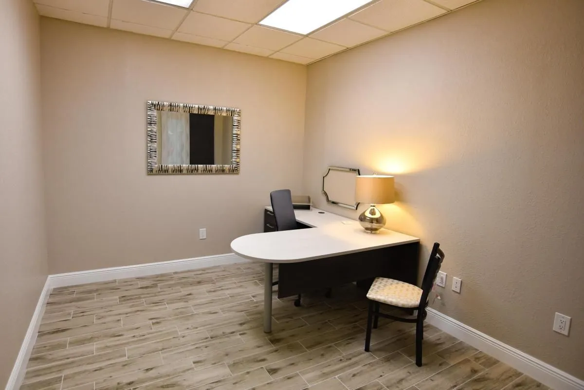 Business 66 image HILL VALLEY SUITES