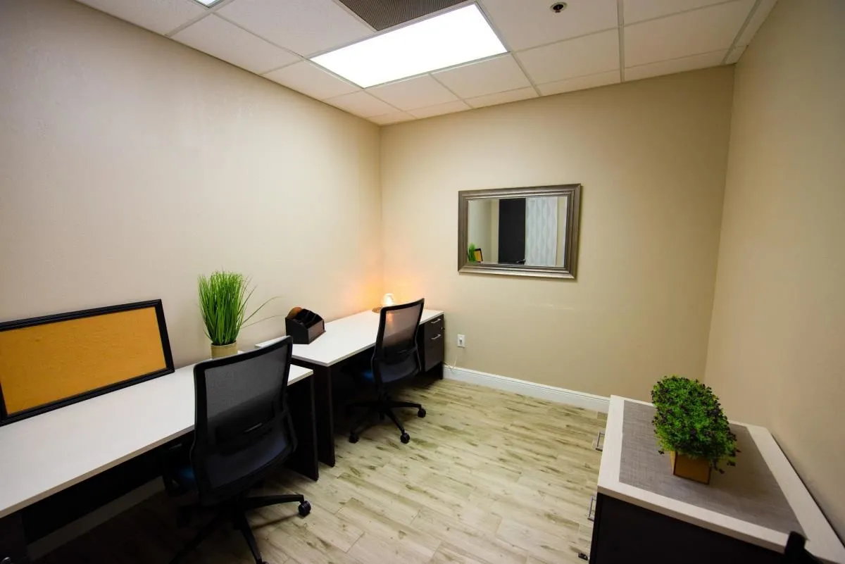 Business 77 image HILL VALLEY SUITES