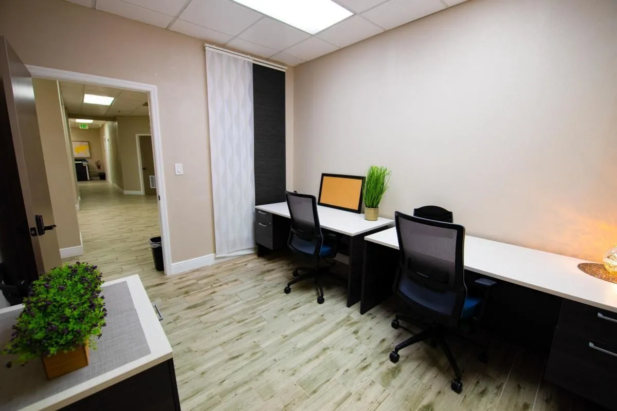 Business 79 image HILL VALLEY SUITES