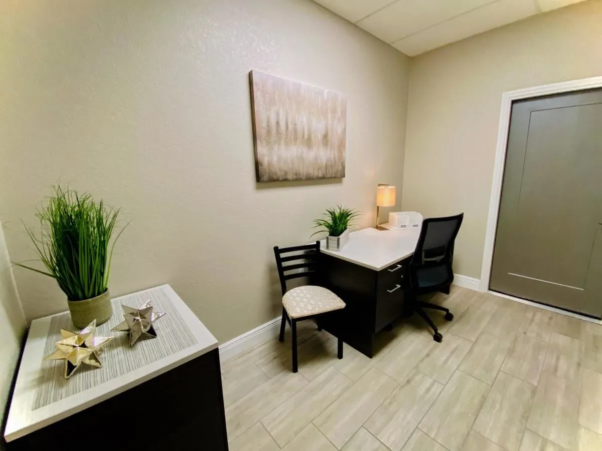 Business 18 image HILL VALLEY SUITES