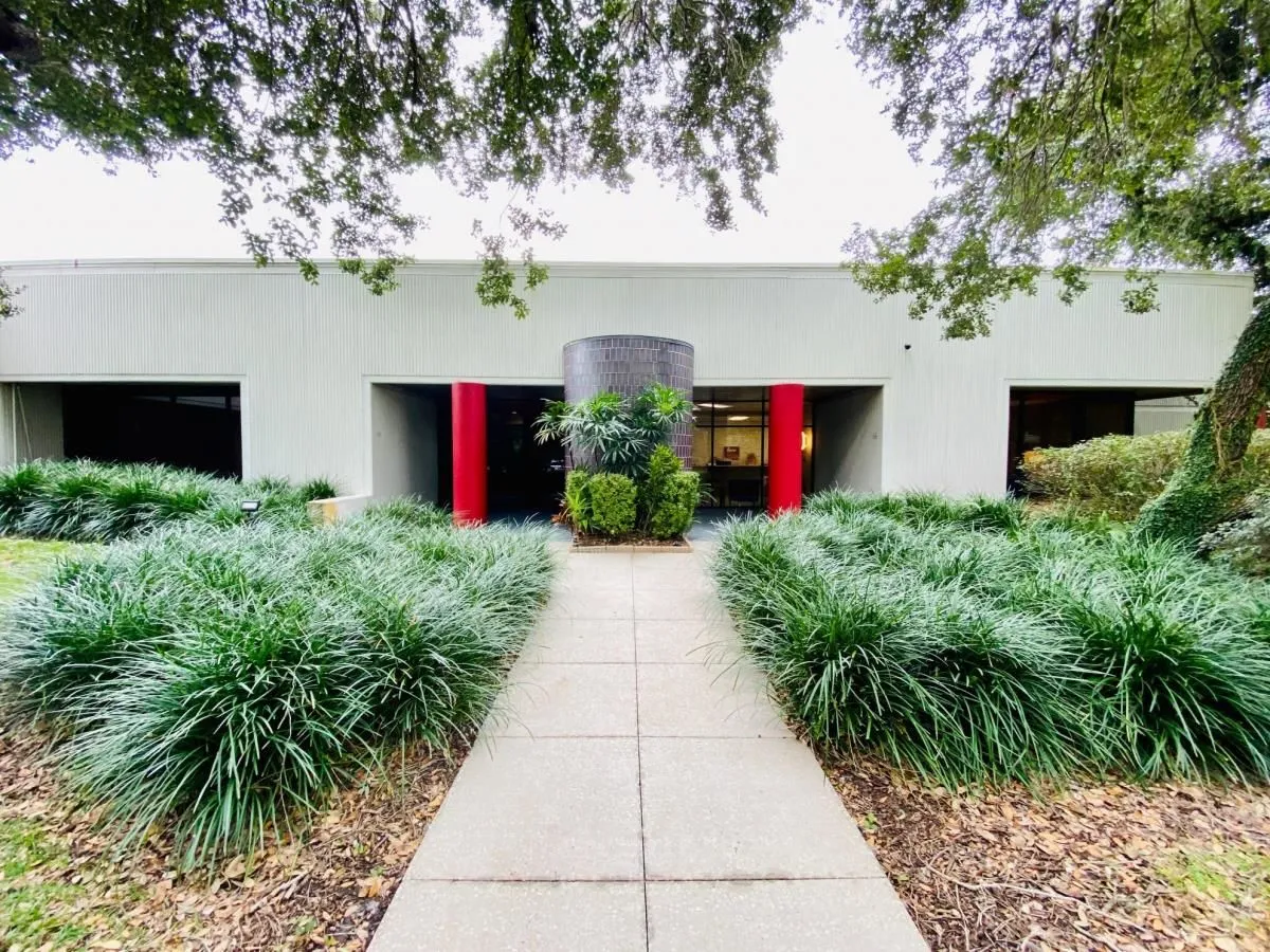 Business 28 image HILL VALLEY SUITES