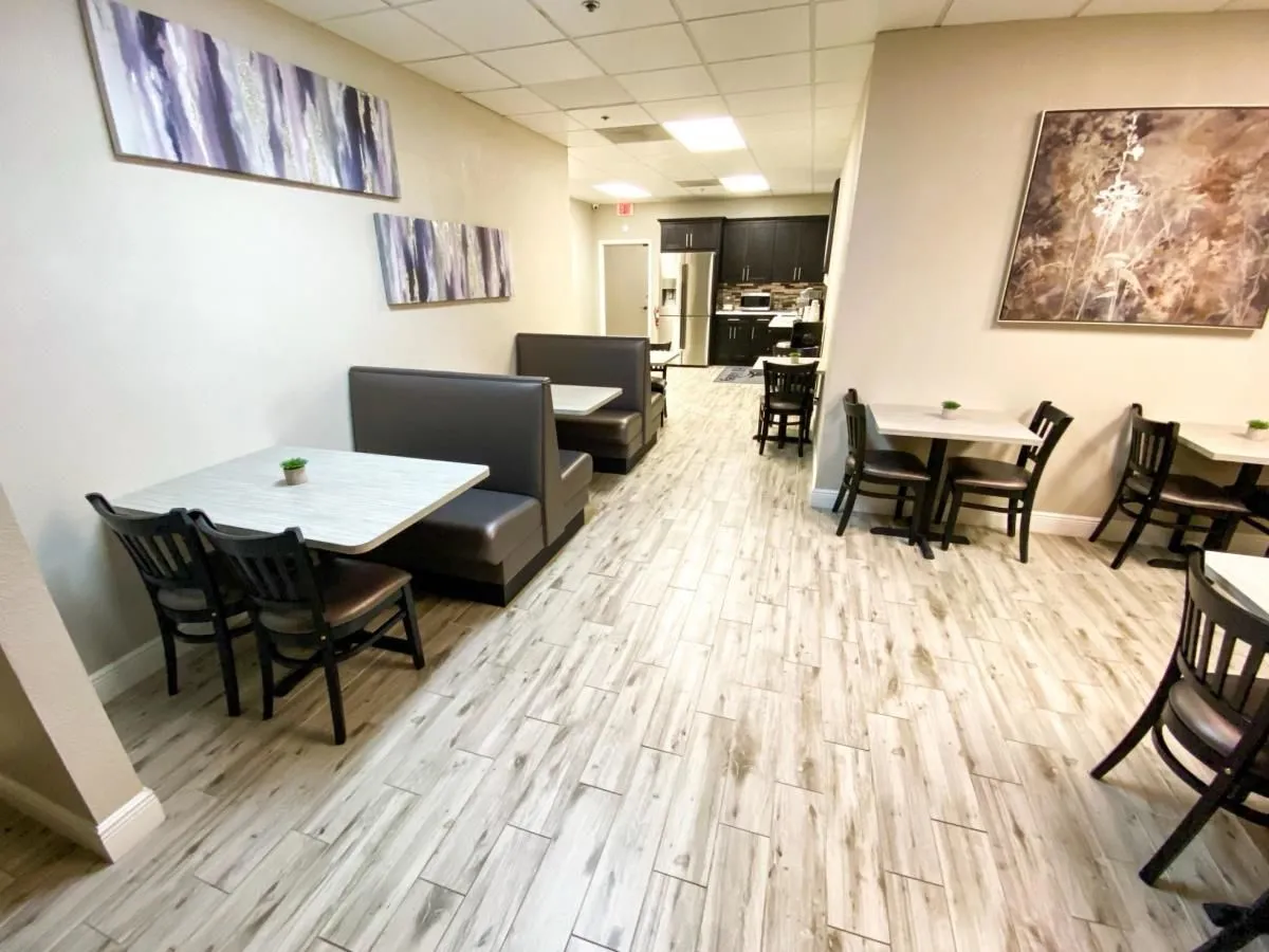 Business 43 image HILL VALLEY SUITES