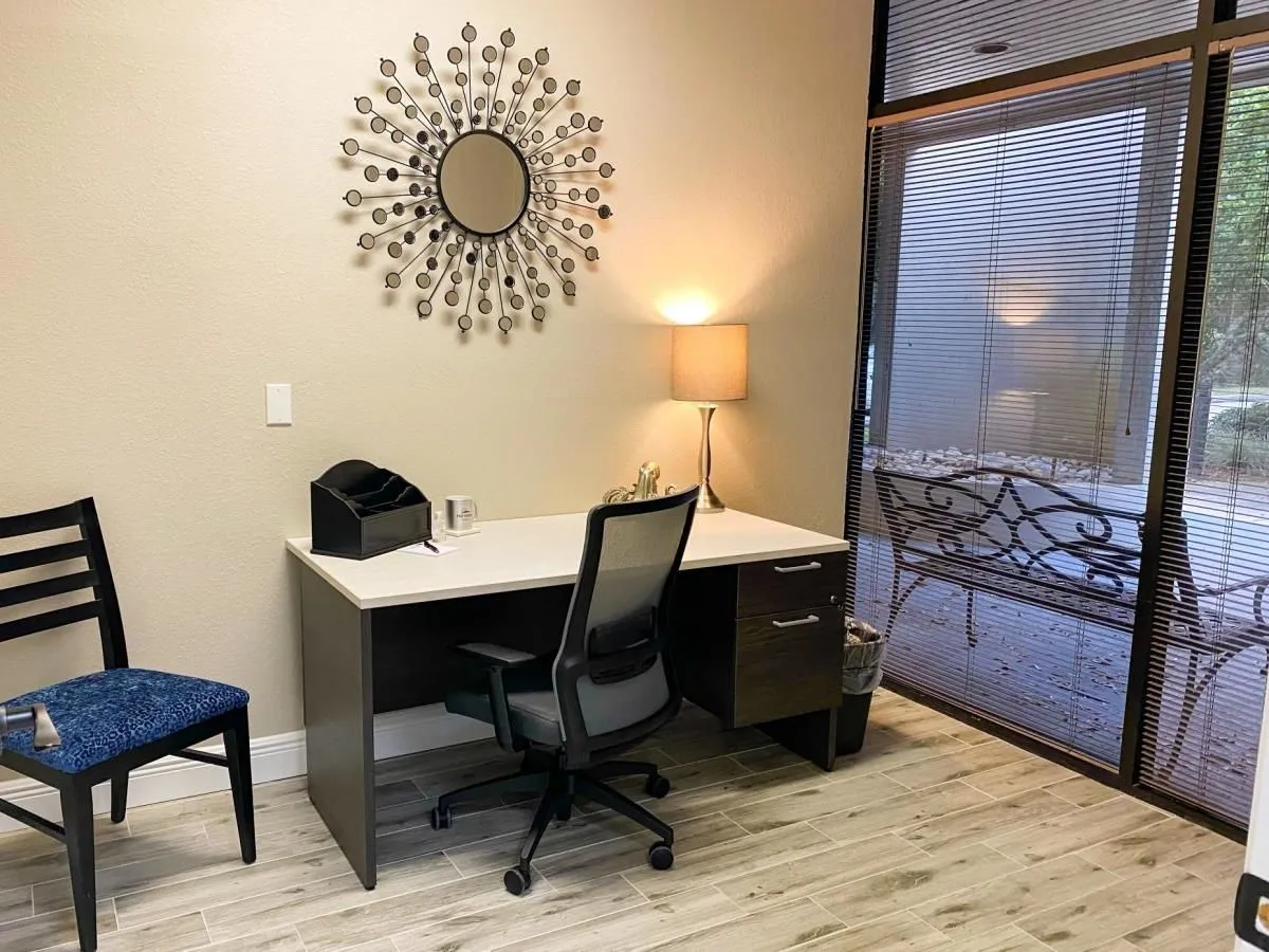 Business 65 image HILL VALLEY SUITES