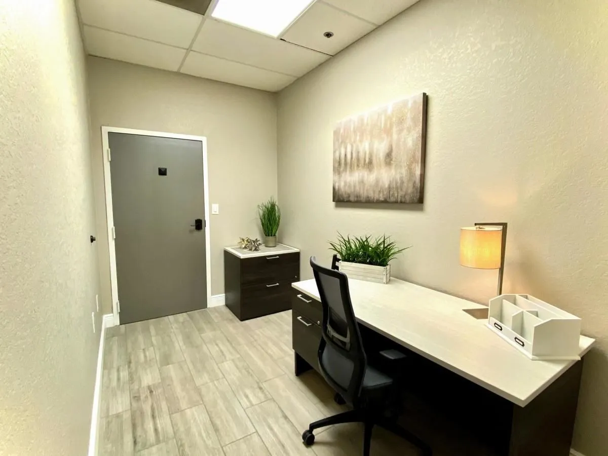 Business 80 image HILL VALLEY SUITES