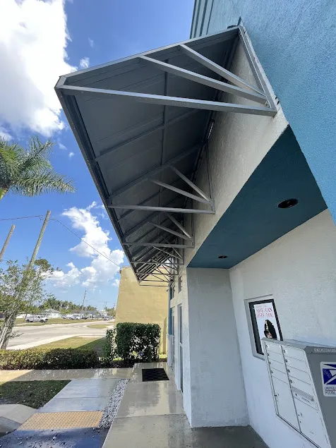 Business 6 image SUPER CLEAN 305