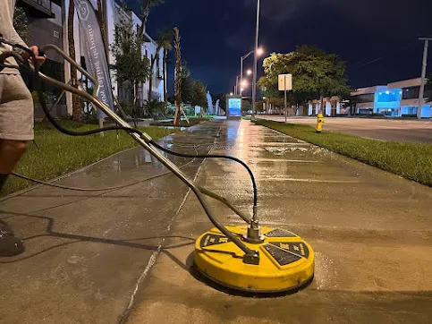 Business 1 image SUPER CLEAN 305