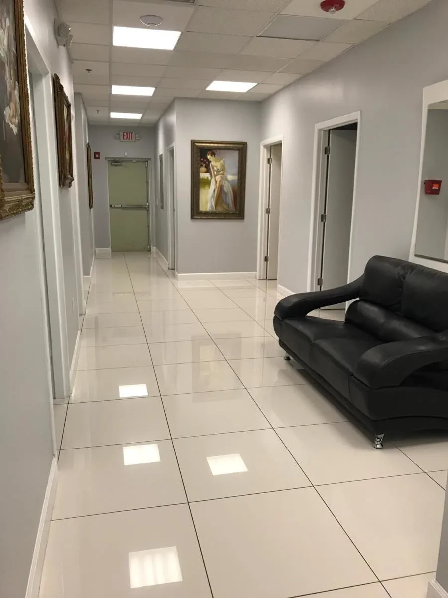 Business 2 image 305 MEDICAL CENTER