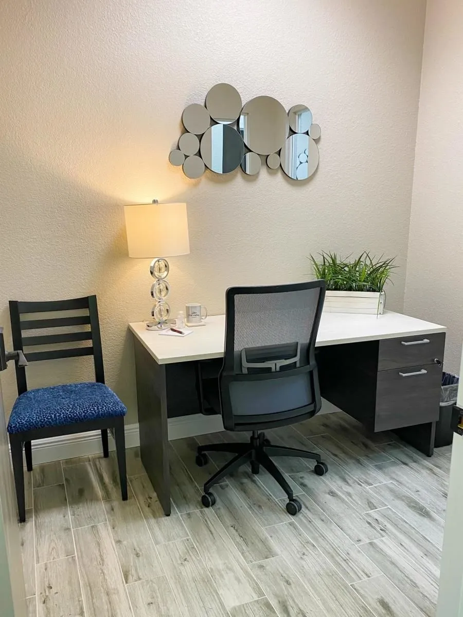 Business 69 image HILL VALLEY SUITES